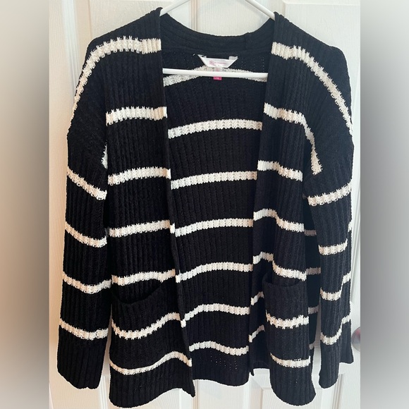 Cardigan Black Striped No Boundaries, Women’s Size Medium NWOT - Picture 1 of 4